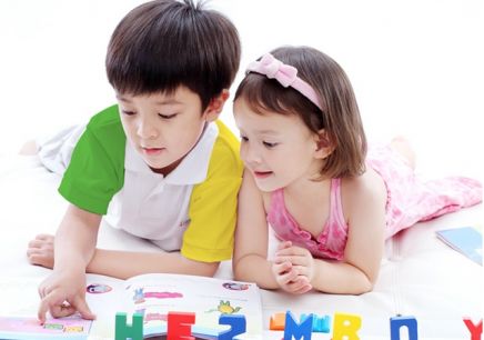 5岁宝宝学习英语，重点是语言基础的建立